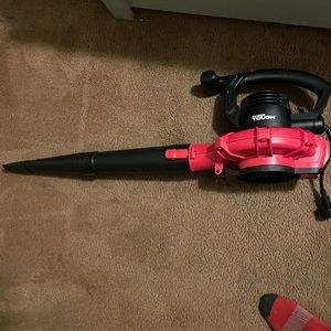 Hyper tuff leaf blower